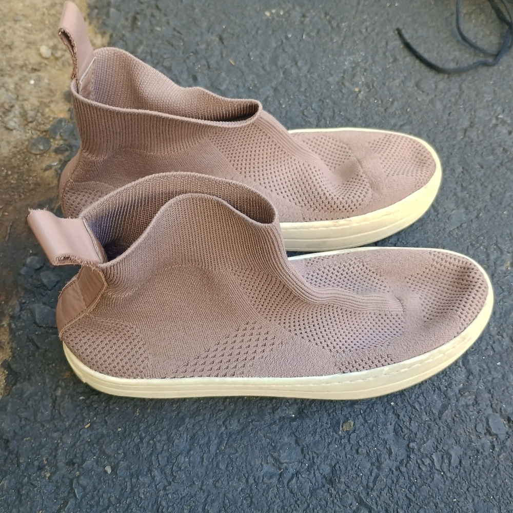 J Slides Shoes NYC Size 8.5